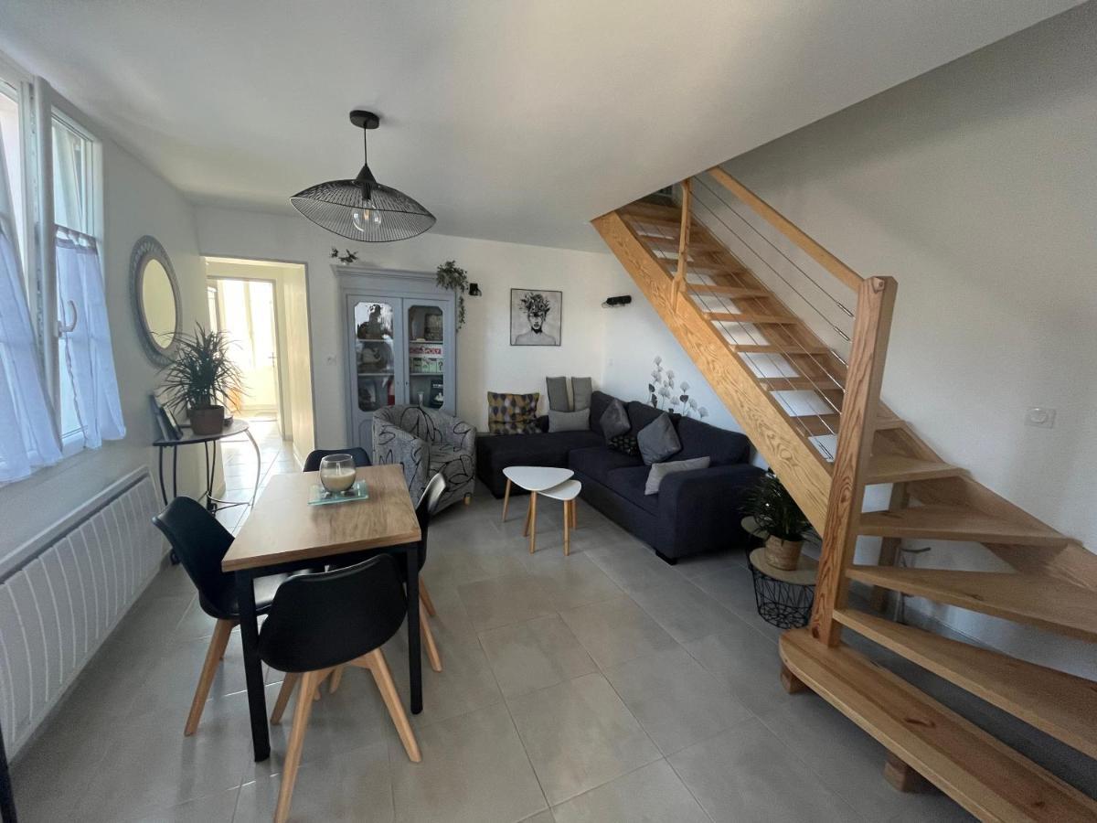 Maison Chaleureuse Avec Terrasse Privative Proche De La Gare Et Du Centre-Ville Rochefort  Luaran gambar