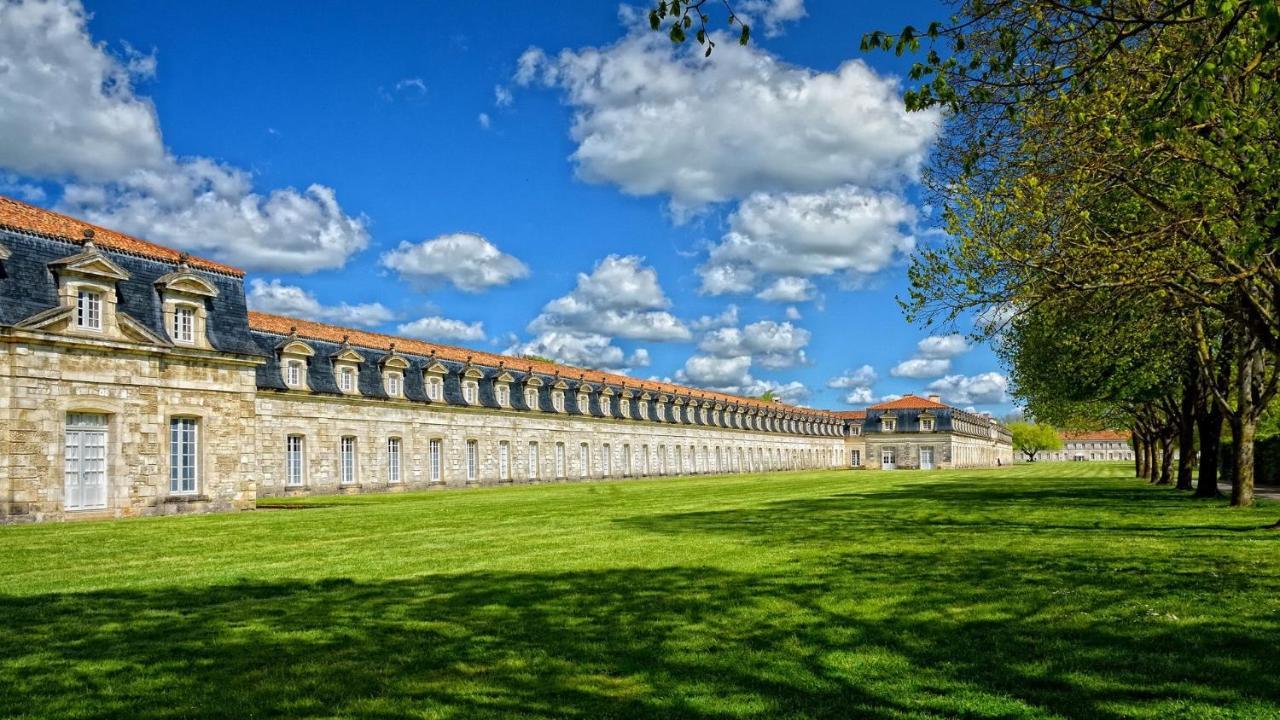 Maison Chaleureuse Avec Terrasse Privative Proche De La Gare Et Du Centre-Ville Rochefort  Luaran gambar