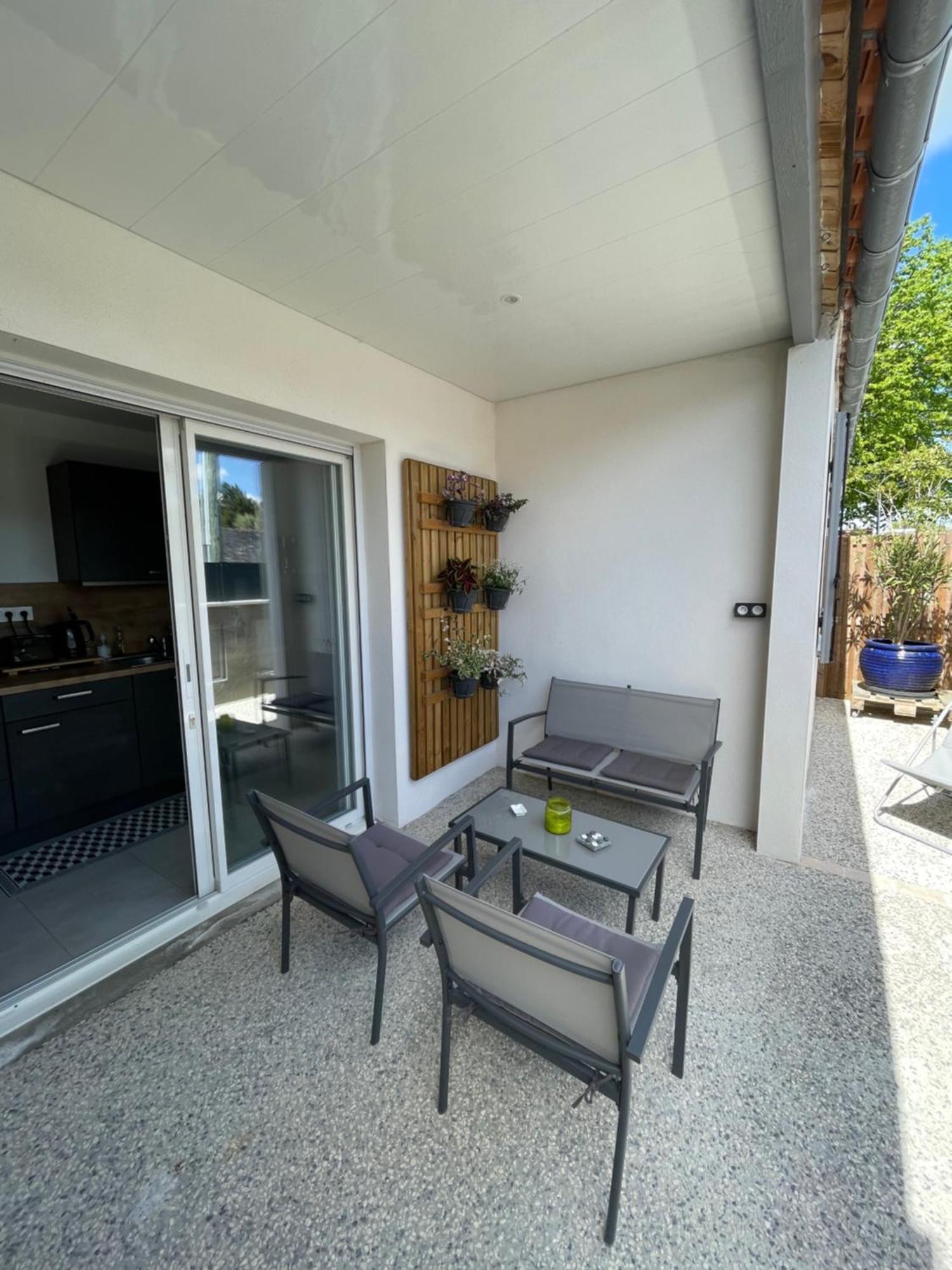 Maison Chaleureuse Avec Terrasse Privative Proche De La Gare Et Du Centre-Ville Rochefort  Luaran gambar